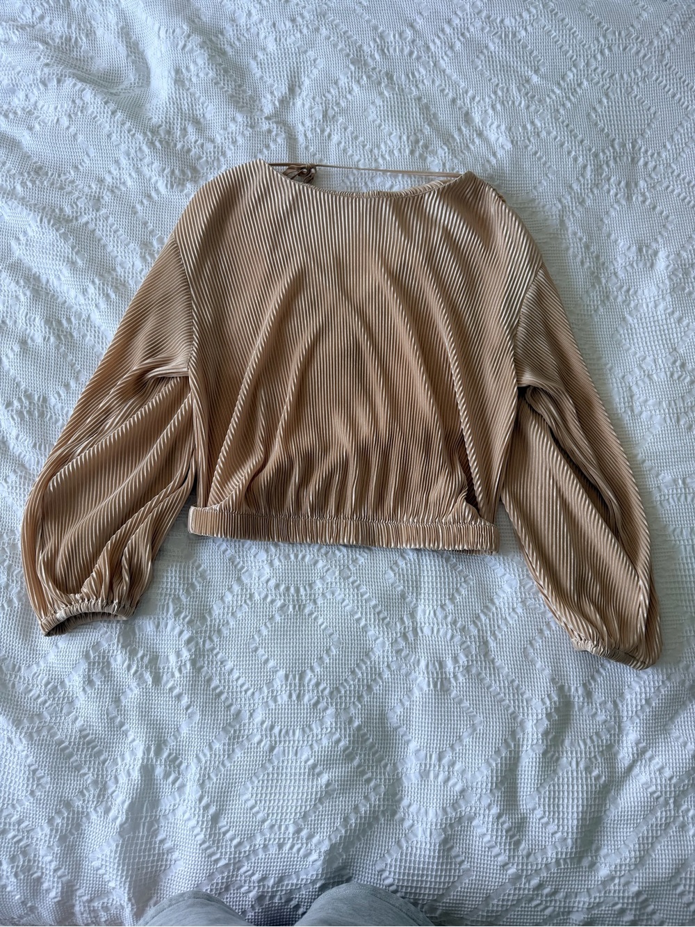 Pleated Balloon-Sleeve Women's Top in Champagne